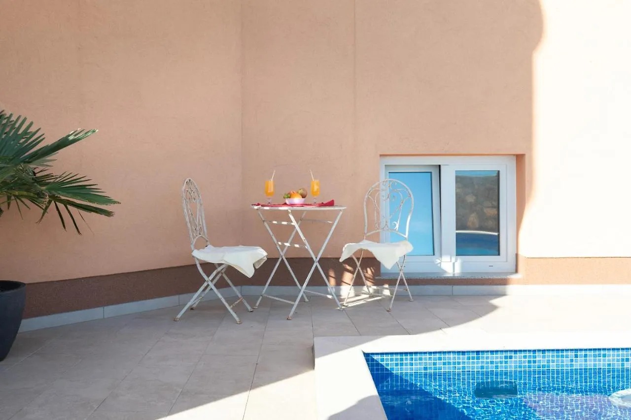 La Vista Apartments With Pool Salatic