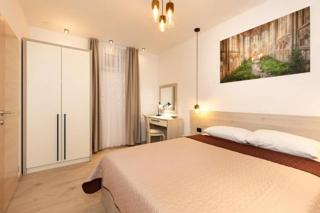 La Vista Apartments With Pool Croatia