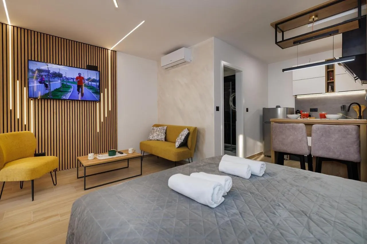 La Vista Apartments With Pool
